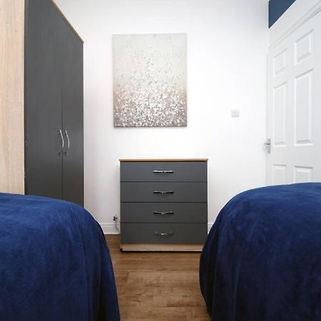 Holiday House For 7 Guests, Free Wi-Fi & Self Check-In Explore Newport Villa Exterior foto