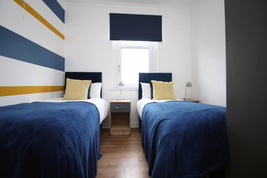 Holiday House For 7 Guests, Free Wi-Fi & Self Check-In Explore Newport Villa Exterior foto